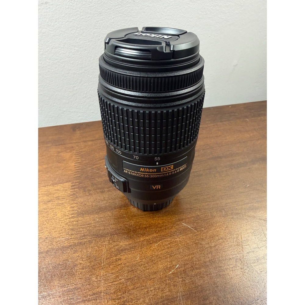 Nikon AF-S DX Nikkor 55-300mm f/4.5-5.6G ED VR Lens - For Parts Only